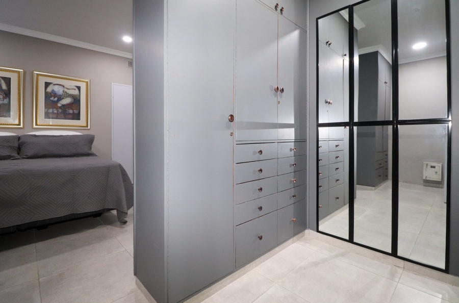 5 Bedroom Property for Sale in Irene Park North West